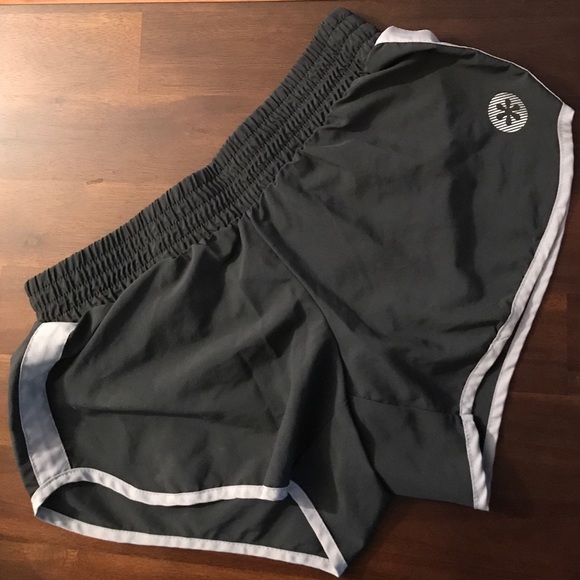 Bundle of (2) GoDry Running Shorts!!! - Picture 2 of 6